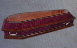 ГРОБ КОМБИ ШЕСТИГРАННИК КРАСНОЕ ДЕРЕВО .