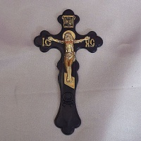 КРЕСТИК В РУКУ С ЗОЛОТОМ